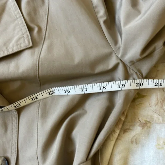 Short trench coat women’s size large - Picture 5 of 9